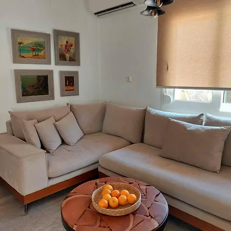 Maya 1, 2 Bedroomed Downstairs スキアトスタウン