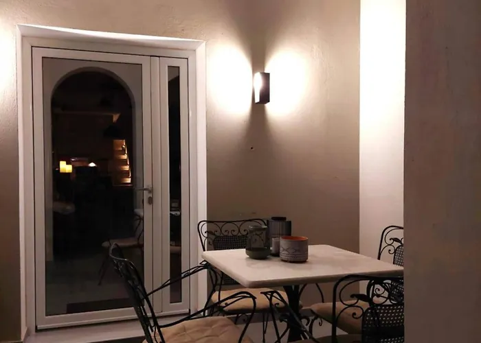 Maya 1, 2 Bedroomed Downstairs * 스키아토스 타운