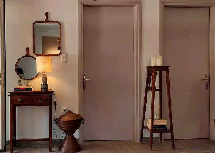 Maya 1, 2 Bedroomed Downstairs 아파트 *