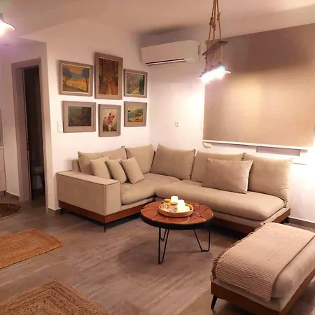 דירה Maya 1, 2 Bedroomed Downstairs